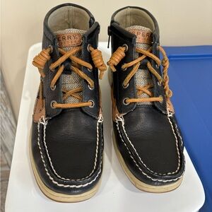 Sperry Leather high top boat shoes 7.5 
Like New